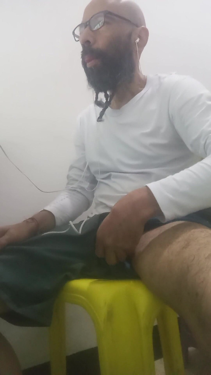 Jhonbahh: Open Legs Provoke Furious Desire
