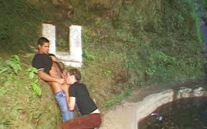 Discret Cruising sex: Fucked by staight in exhib outdoor crusin place