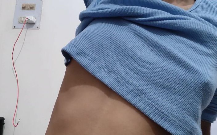 desigirl93: 巴西女郎Alice骑乘她巨大的假阳具并高潮