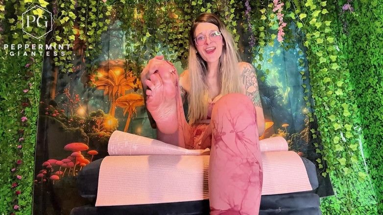 Peppermint Giantess: 67 La cattiva matrigna amazzone dopo lo yoga taglia 16 dominazione...