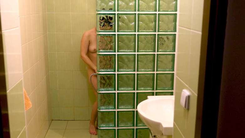 Peaches and Bananas: Casey in the shower