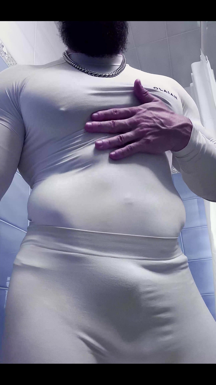 Mister Stone: Taytlı o kalın kaslara bak!