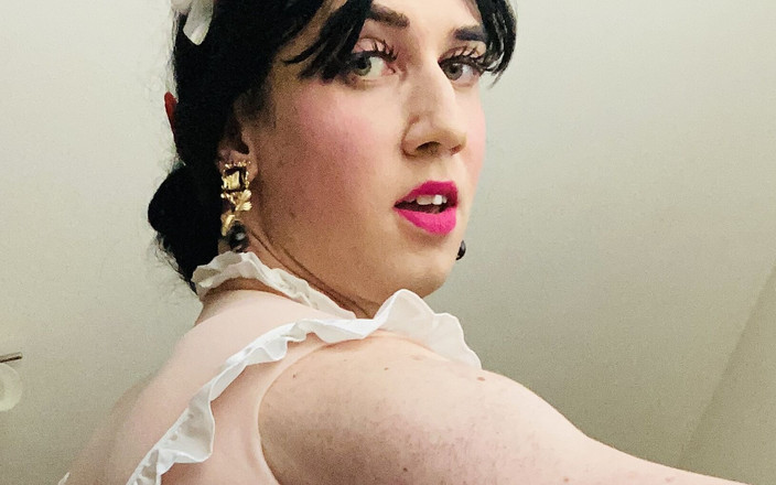 Anna Rios: Hello Kitty