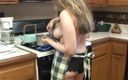 RETROXXX: Kitchen Masturbation Action