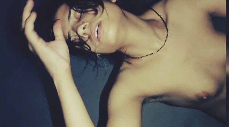 Hot Sis: Latika ngentot aku habis-habisan sampai crot di dalam