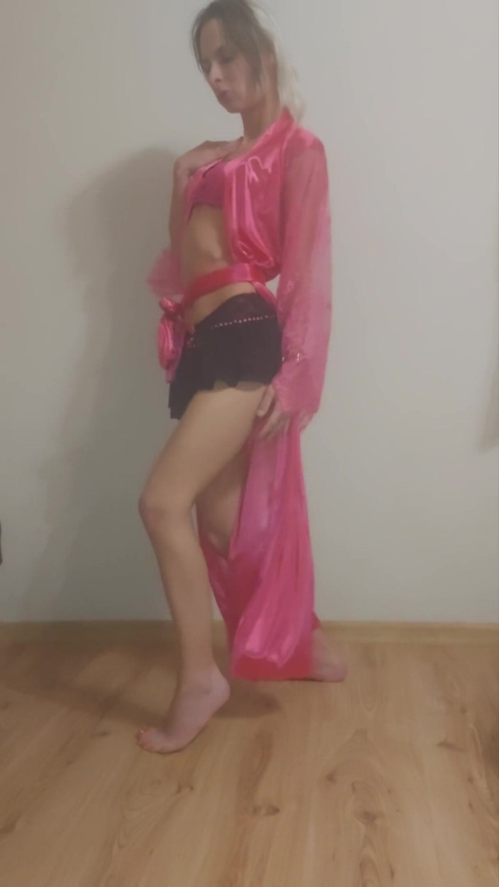 Wet Dripping Pussy: Sexy skinny girl - Hot sex dance, striptease with masturbation.