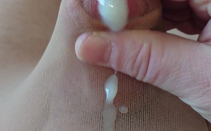 Carmen_Nylonjunge: Hot and Horny Alone in a Fine Tights
