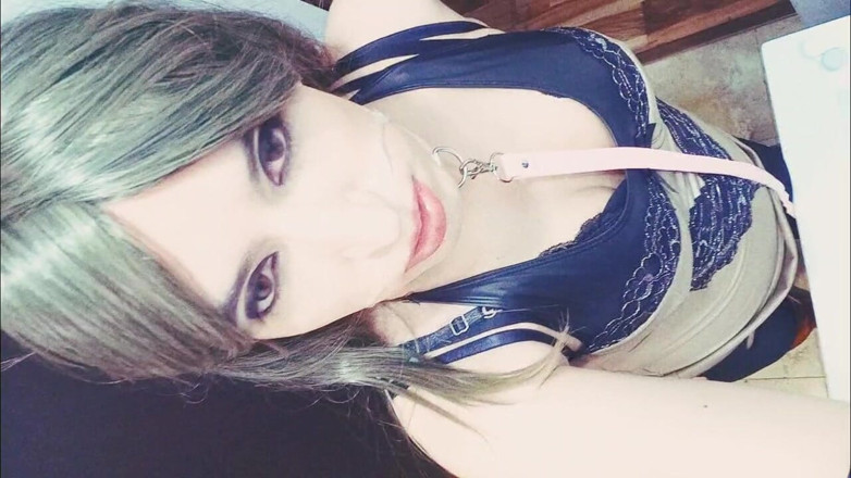 Tammy sissy slave: Người chuyển giới nói lắp