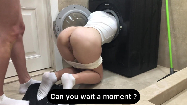 Good_view: 세탁기에 갇히는 것이 가능한지 이복 여동생을 확인했습니다.