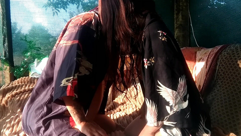 LizAngel: my girlfriend's ass is shaking like mine
