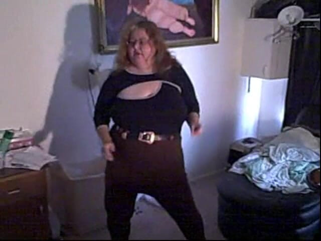 BBW nurse Vicki adventures with friends: Nurse Vicki struts' her stuff!