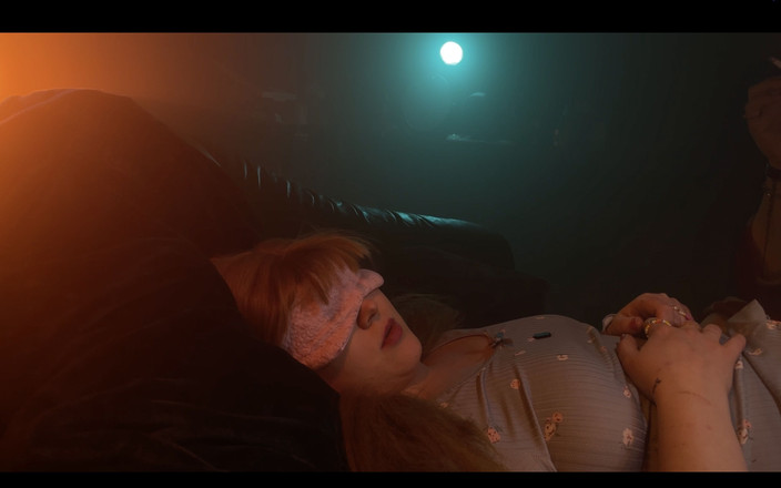 Shawna Panofka: 내 자지를 빨고 빨아줘