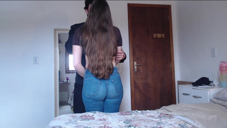 ApoloAngell: Amateur Couple Films Real Sex and Leaks It on Xvideos