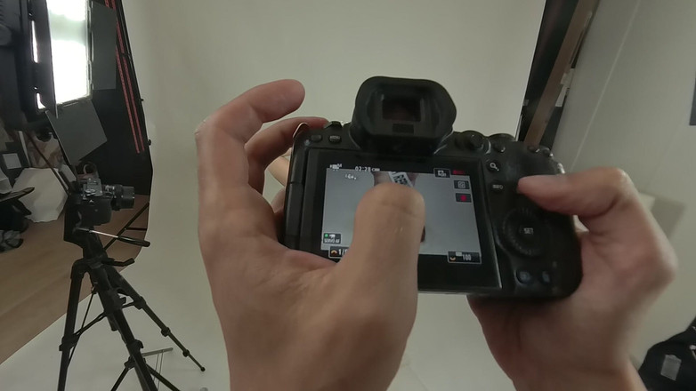 Ferrero: ミス・ページェントのためにメレナ・マリア・リャのビデオ制作