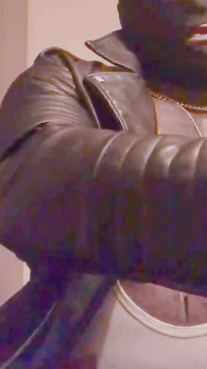 Black smoking muscle stepdad: Verbal Big Muscle – Sesi Titplay