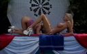 American Idol X: लेस्बियन पूल टेबल पर खेल रही डिल्डो को चाट रही हैं