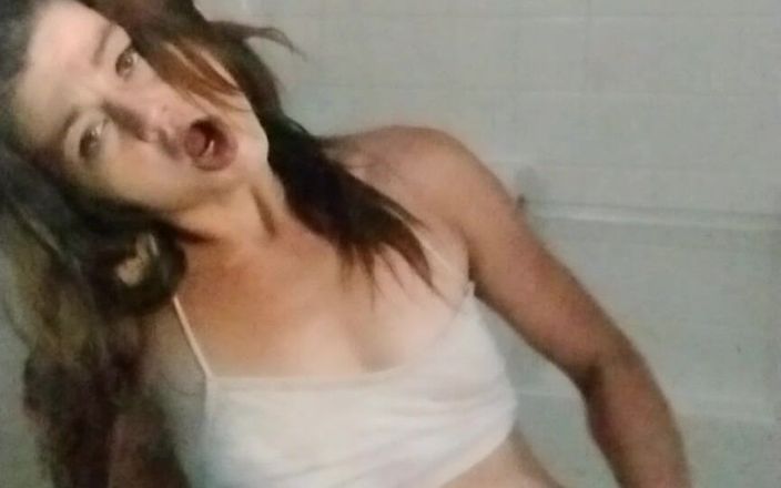 Freakshowsuckerr: 보지 핑거링 재미로 변한 연기 휴식