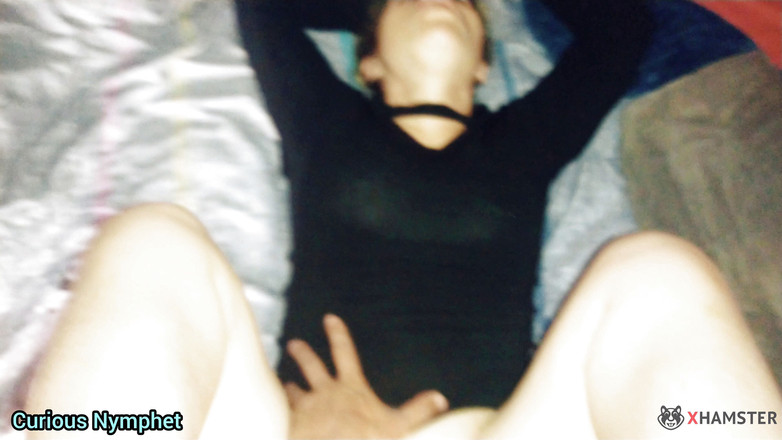 Adrian And Curious: 호기심 많은 여신 밀프 금발 풋잡 발 페티시 털이 무성한 보지