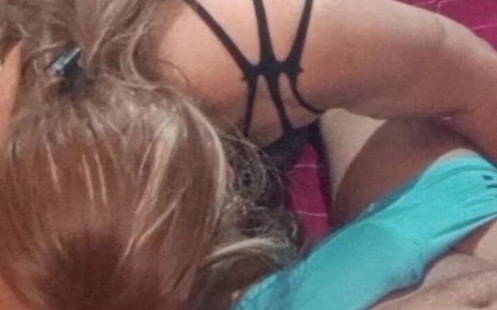 Milfta boohot: Eine 70-jährige MILF in sexy dessous wollte, dass ich im Gegenzug...