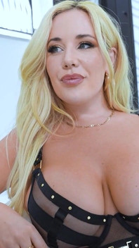 Savannah si cewek nakal amerika dientot habis-habisan sama kontol besar