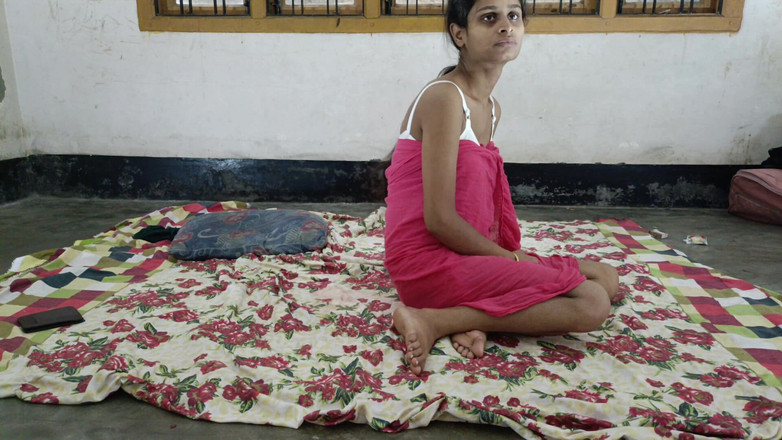 Easypron: Hintli deshi köyü ateşli kız parnita erkek arkadaşıyla seks yapıyor