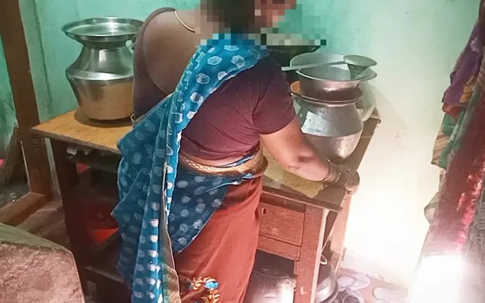 Priyanka314: Indian Desi Wife When Cooking Have a Sex Hasband