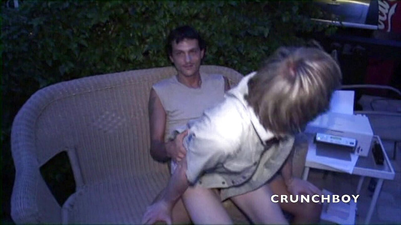 BAREBACK ORGY CLUB: Sucking all hsi straigth friends in the fiesta at night