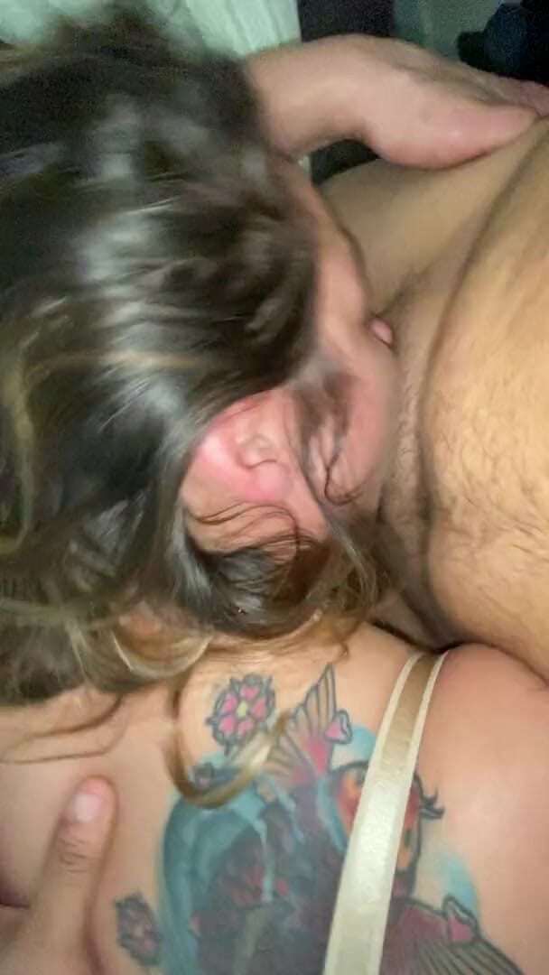 Zodiac Couple TX: GF giving leg trembling head