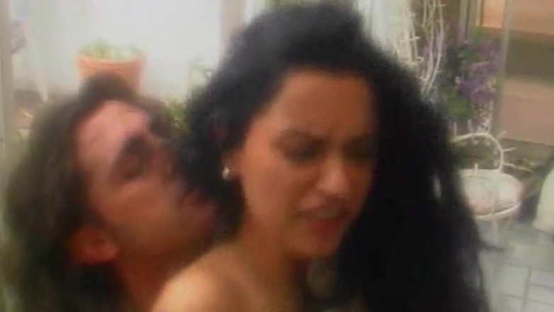 ORGASMX: Sex Oral Și Sex Tare Într-un Film Retro