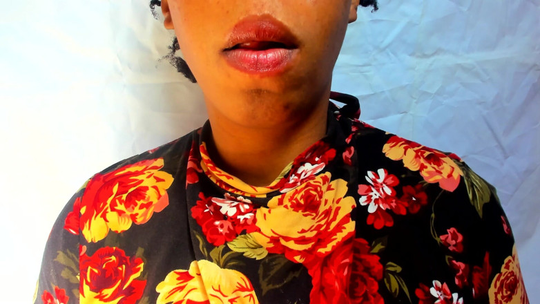 AnalEbony: Fetiș cu buze, numărătoare inversă până la spermă!