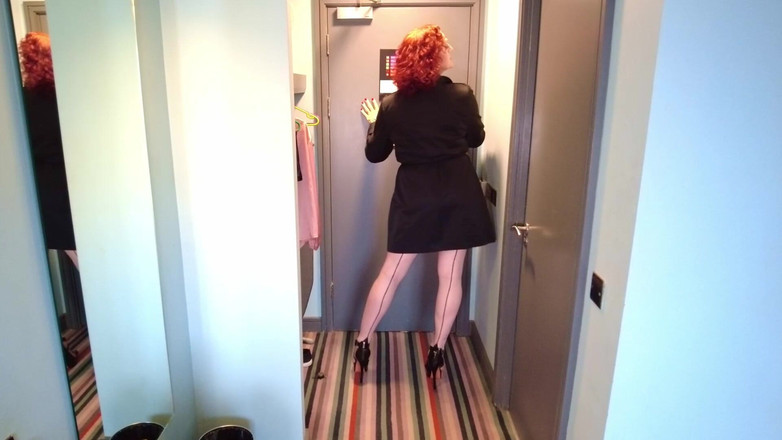 Mistress Jodie May: Zimmerservice