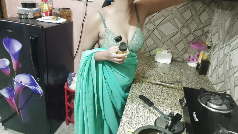 Saarabhabhi6: Hraní rolí: Dal jsem si tlustého ptáka do pusy a...