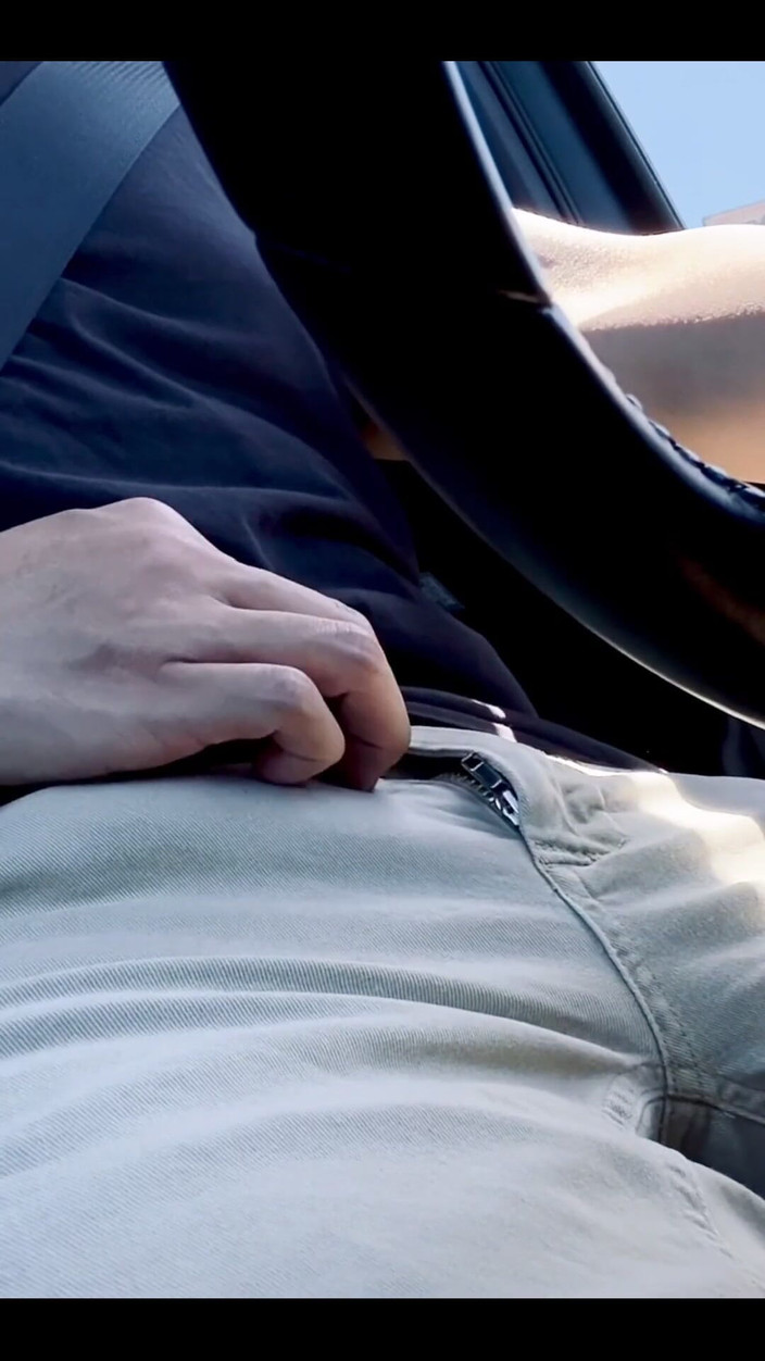 UnderXiaoQiang: Mencoba sesuatu yang baru hari ini saat di jalan.