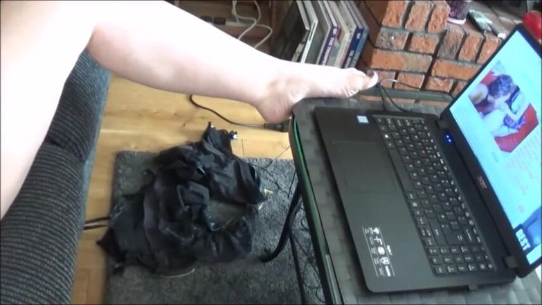 Red Heaven Media: चौदह चूत! सभी के साथ खिलौने!