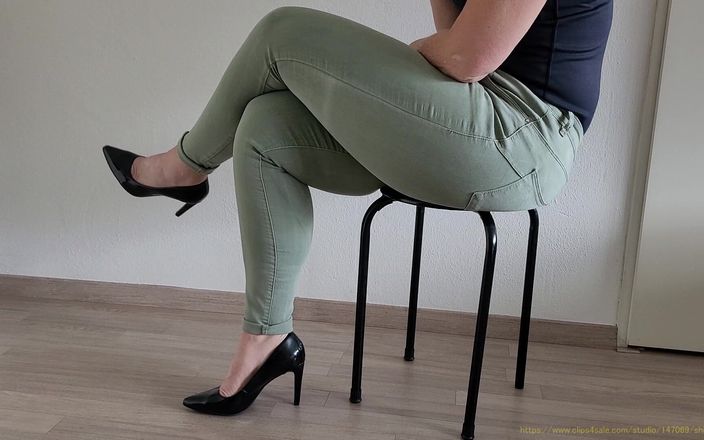 MisS Angel: Green Thight sexy spijkerbroek en hoge hakken