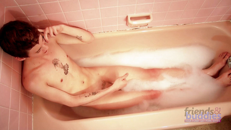 Friends & Buddies: Aflevering 10 - Twisted twink seks in de buitenlucht