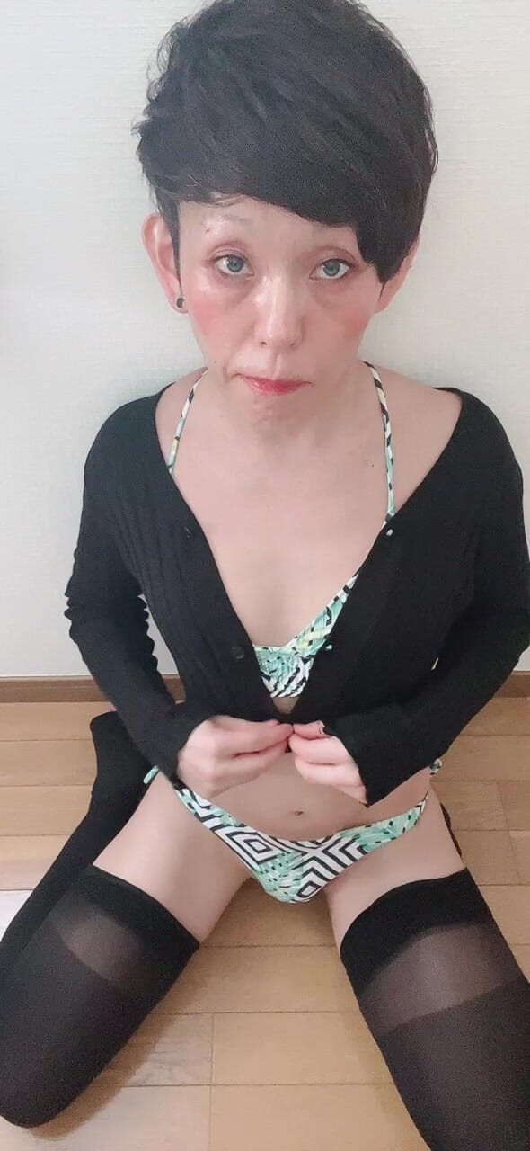 Serina SissyBitch: Người mặc quần áo châu Á Serina