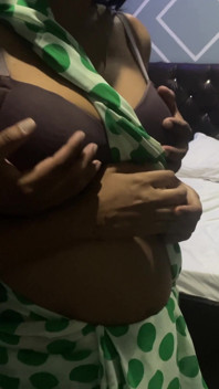 Desi služka byla ošukaná s majitelem domu