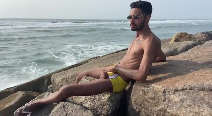 arabeputo: Magrelo Do Pau Grande Punheta na plaży