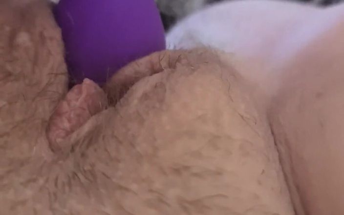 Lady Lisa: Ladylisadownunder Solo högt stönande onani med sin lila rena romantiska...
