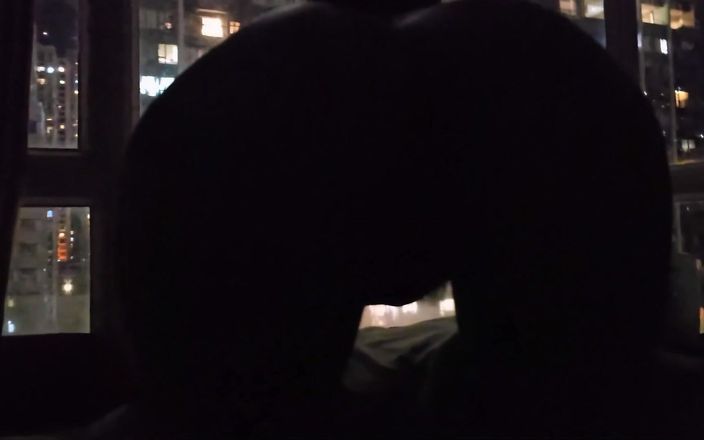 Fap flix: ホテルの部屋で舐められ、犯されたホットブルネットの素人熟女