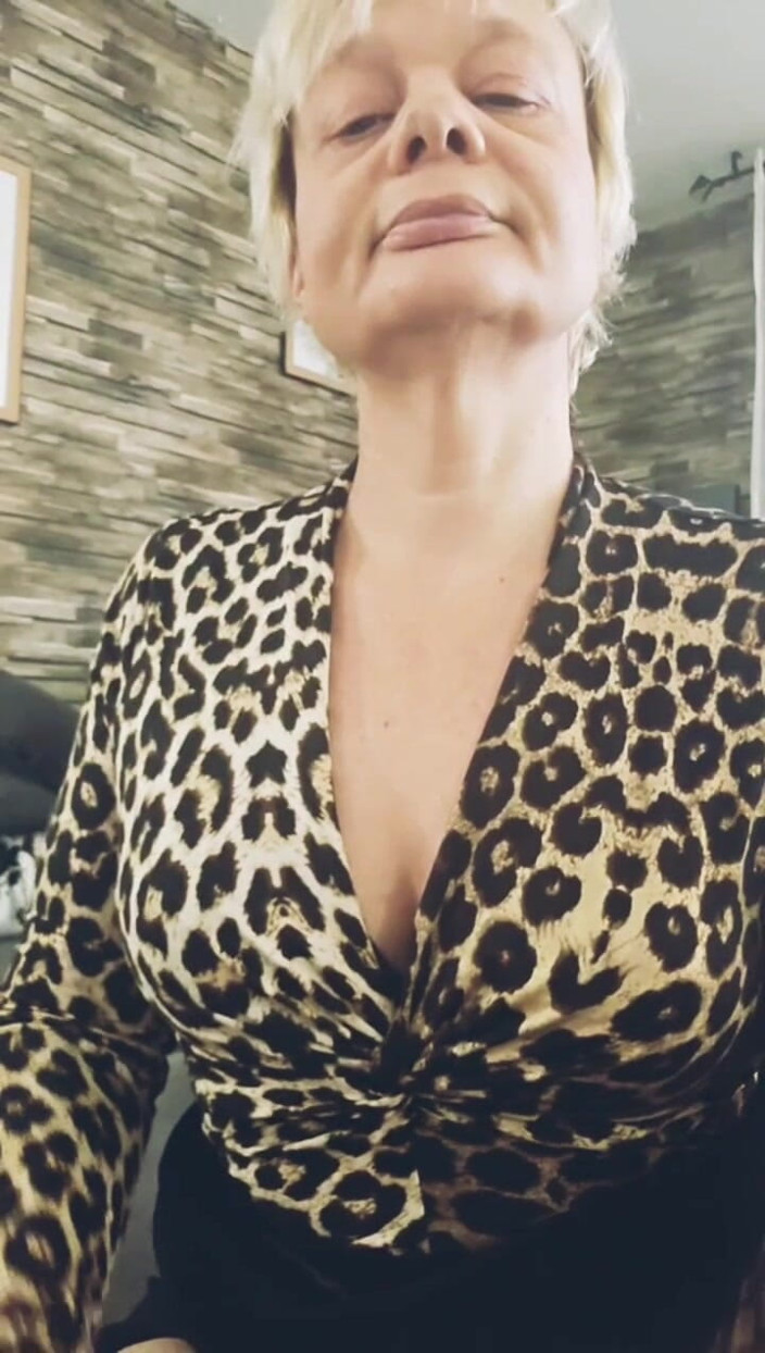 Sofy13: Hallo jij, je sexy MILF heeft seks nodig, kom je...