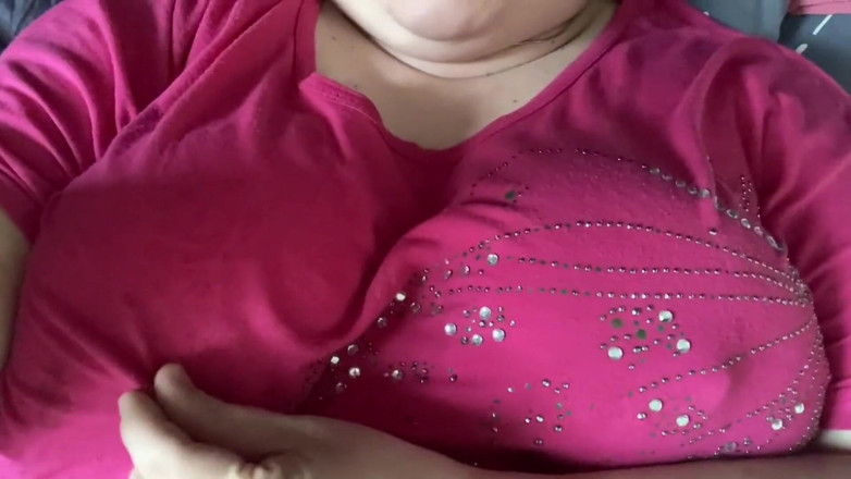 Real homemade BBW BBC porn: Ssbbw speelt hard met de tepels van mijn borsten