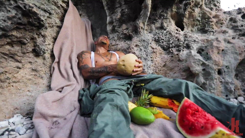 Kinky Bites Gay: King Noire: Man vs Mango