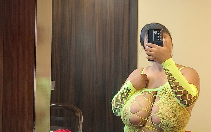 Hot_Mirchi: 私はあなたのためだけに私の蜂蜜で満たされた青春を作っています