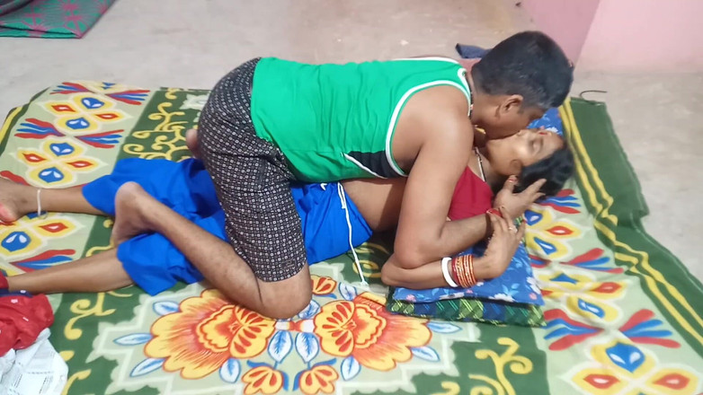 Sumitra-bhabi: Můj švagr mě ošukal nahou, užil jsem si to indické vesnické...