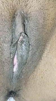 Sister-in-law Cleaned the Pussy by Cutting Hair with a Machine