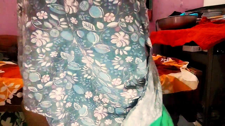 Hemant: Xhamster 2025에서 남친과 야간 드레스를 입고 따먹히는 섹시한 마누라 Anuradha