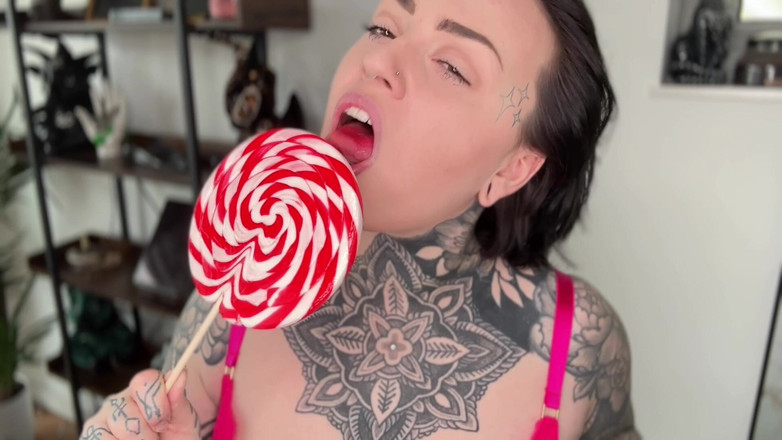 Miss Valentina: Oral Fiksasyon