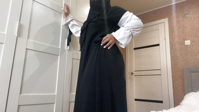 Lux Eva: タイトなマンコを持つアラブ人エジプト人妻がJOIを与える